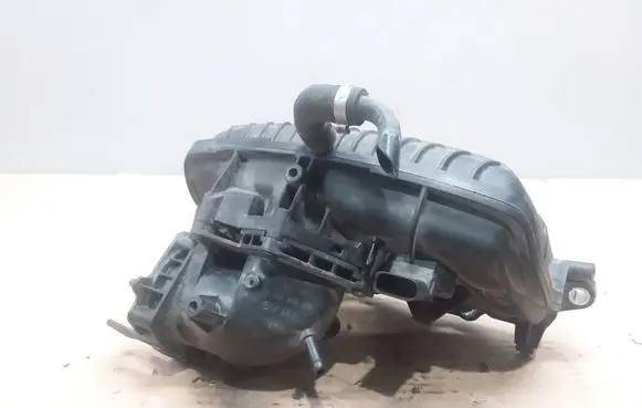 Volkswagen Golf V Intake manifold 03C129711Q 0281002401 038906051C