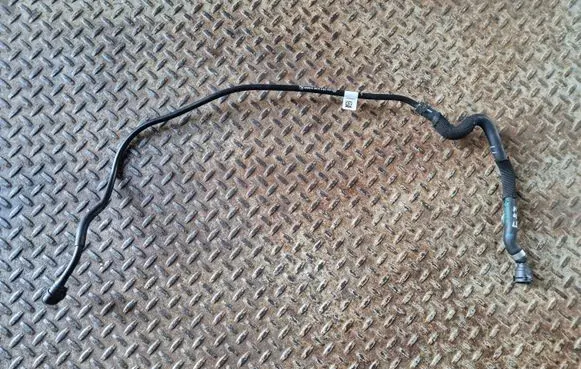BMW 1 F40 Engine coolant pipe/hose 8658484 8658483