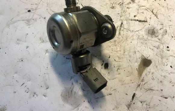 BMW 7 F01 F02 F03 F04 Fuel injection high pressure pump 759535001 7595350 0261520048