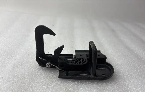 Volkswagen PASSAT B6 Engine bonnet/hood lock/latch loop/hook 3C0823480