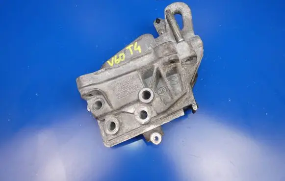 Volvo V60 Engine mounting bracket BM5G6F001DB