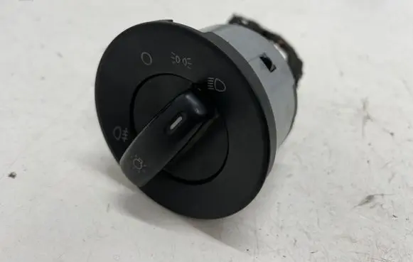 Skoda Octavia Mk3 (5E) Light switch 1Z0941431F