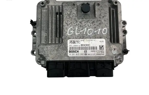 Ford Focus Engine control unit/module 8M5112A650XC 0281015242