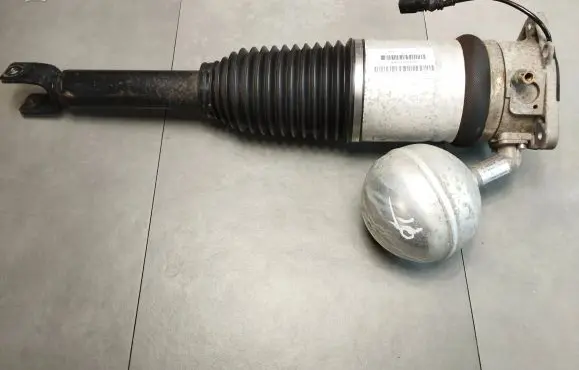 Volkswagen Phaeton Rear shock absorber/damper 3D0616002N