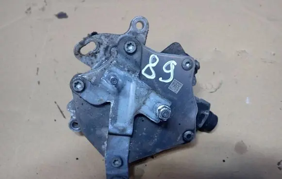 Ford Focus Vacuum pump CM5G2A451FA D87TA 20120123