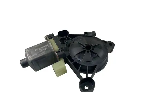 Volkswagen Tiguan Rear door window regulator motor 5Q0959801A