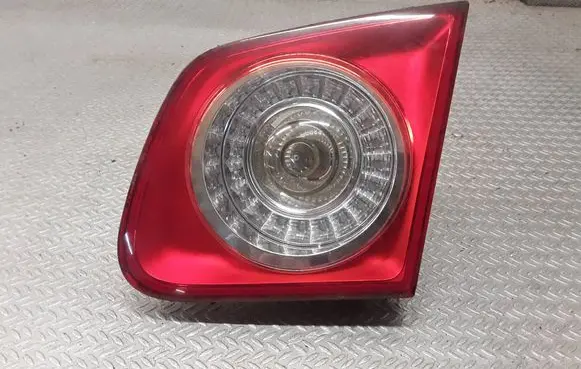 Volkswagen Jetta V Tailgate rear/tail lights 1k5945094