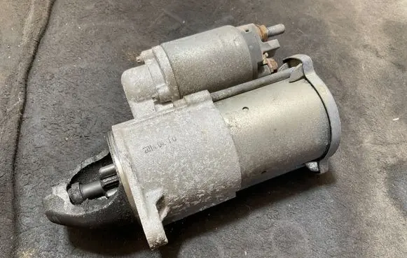 Opel Insignia A Starter motor