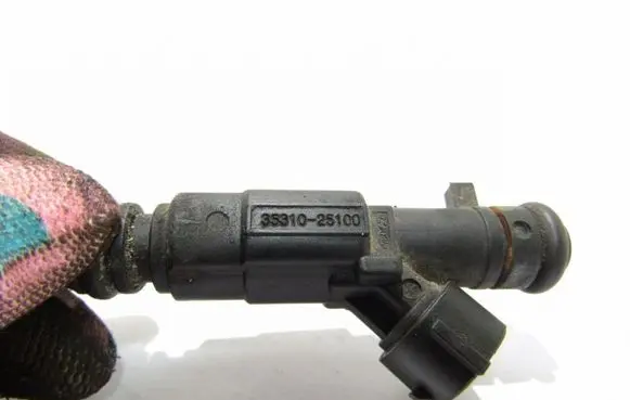 KIA Carens II Fuel injector 3531025100
