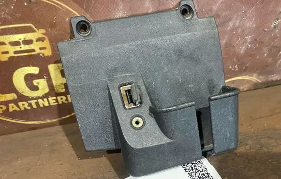 Ford Focus AUX in-socket connector 8M51A045N24AAW