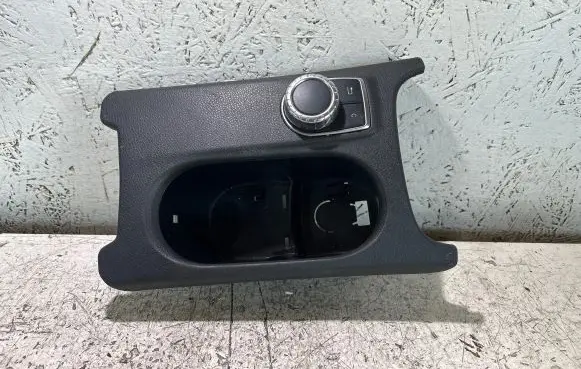 Mercedes-Benz A W176 Head unit multimedia control A1766801610 18092013 1248639