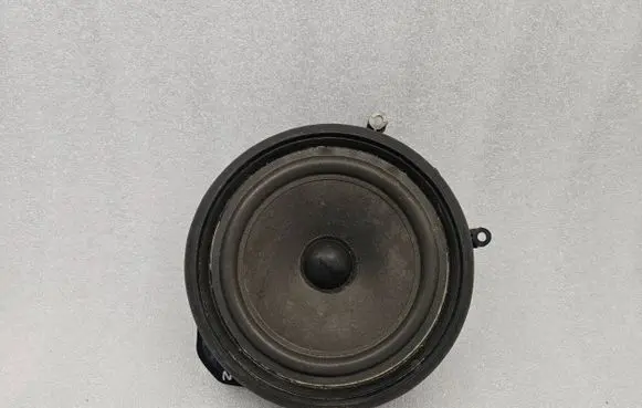 Audi A4 S4 B7 8E 8H Front door speaker 8E0035411 5106126