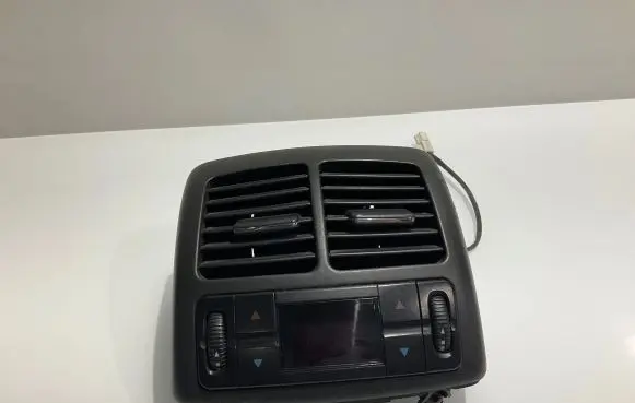 Mercedes-Benz E W211 Rear air vent grill 2118300554 A2118300554