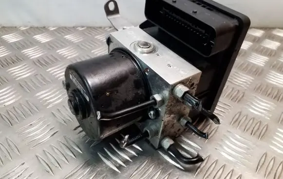 BMW 1 E81 E87 ABS Pump 6789301 10096008453 6789300