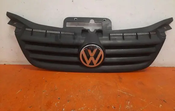 Volkswagen Cross Touran I Front grill 1T0853651A