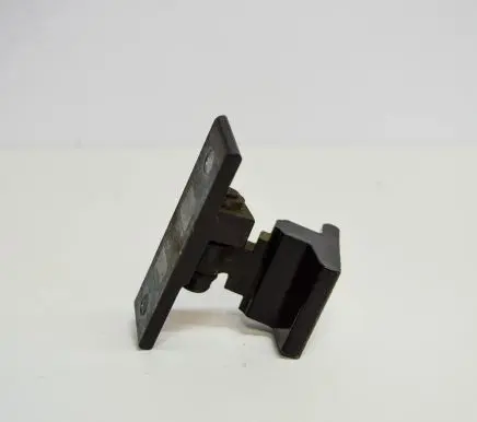 BMW 5 E60 E61 Rear door lower hinge 7068087