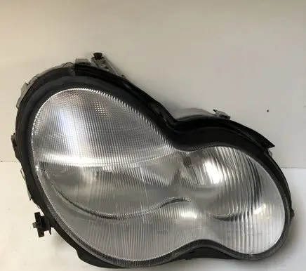 Mercedes-Benz C W203 Headlight/headlamp 0301166202 A2038020261