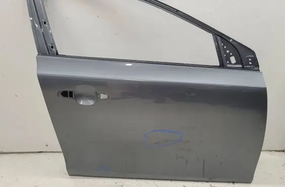 Volvo V40 Front door