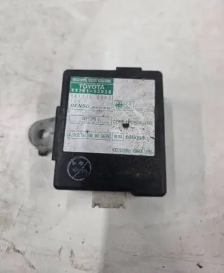 Lexus IS 200-300 Door control unit/module 8974153020