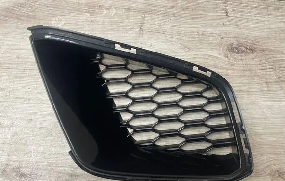 Front bumper lower grill