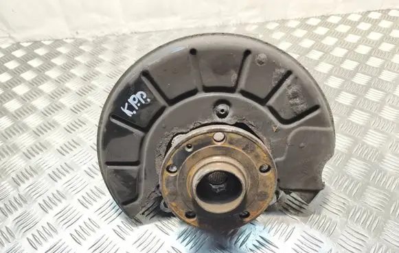 Front wheel hub
