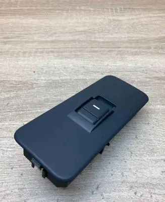 Land Rover Discovery 3 - LR3 Electric window control switch YUD501070PVJ