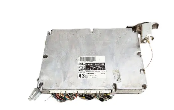 Toyota Avensis T220 Engine control unit/module ECU 89661-05432