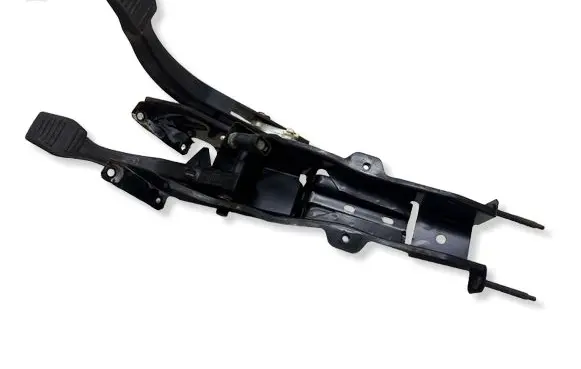 Ford Escort Pedal assembly 81AB2L252CC