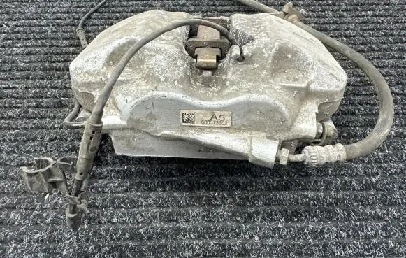 BMW X3 G01 Front brake caliper 6883733
