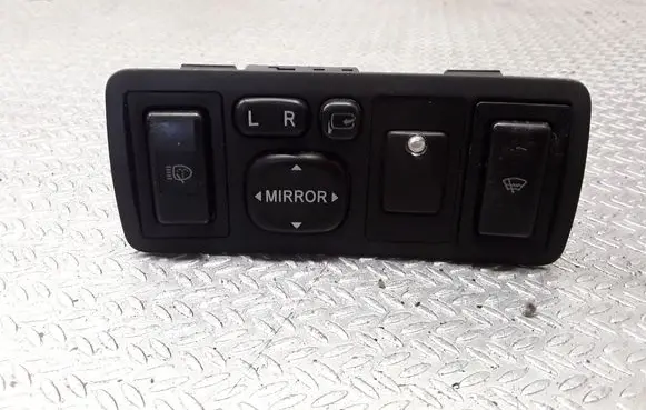 Toyota Avensis T250 Wing mirror switch