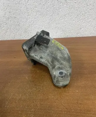 Mercedes-Benz CLS C218 X218 Engine mounting bracket A642223100 E1564