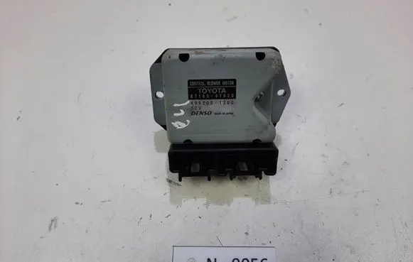 Toyota Prius (XW20) Heater blower motor/fan resistor 8716547020