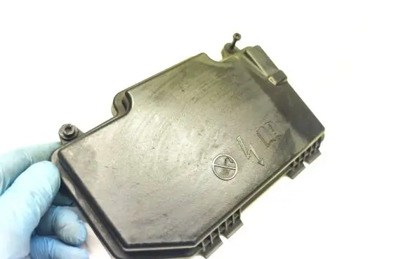 Mercedes-Benz S W222 Fuse box cover A2225400182
