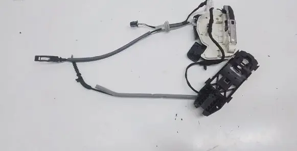 Volkswagen Atlas Front door lock 5K1837016J