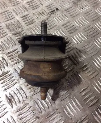 Engine mount bracket