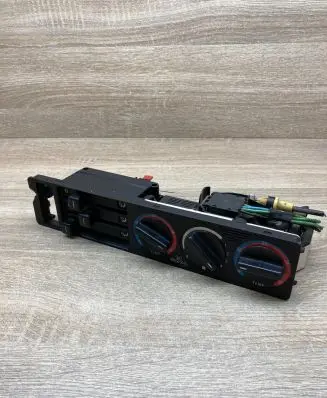 BMW 5 E34 Climate control unit 8351651
