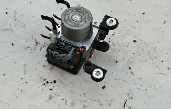 Land Rover Evoque I ABS Pump EJ32-2C405-AH