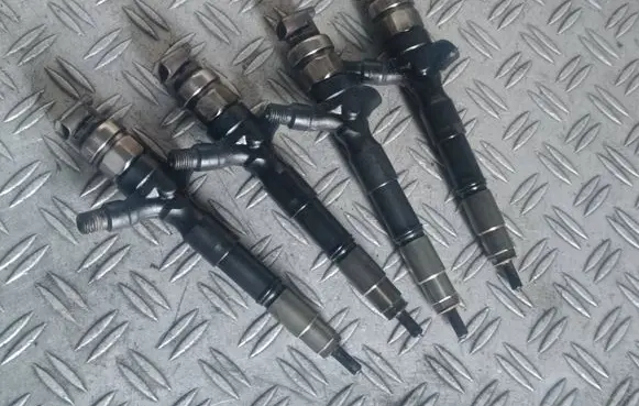 Toyota Hilux (AN10, AN20, AN30) Fuel injectors set 236700L010 08G28672