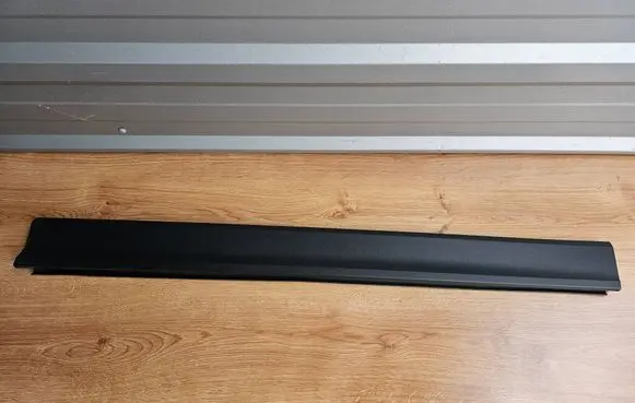 Porsche Macan (95C) Front door trim (molding) 95C837096J
