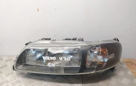 Volvo V70 Headlight/headlamp 89007907