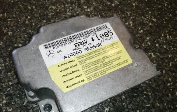 Mercedes-Benz A W169 Airbag control unit/module A1698201085
