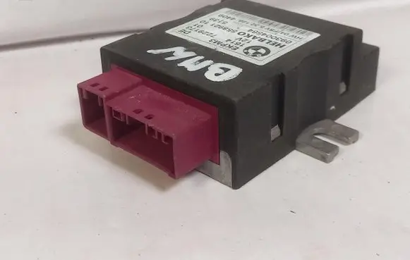 BMW 3 E90 E91 Fuel pump relay 7229173
