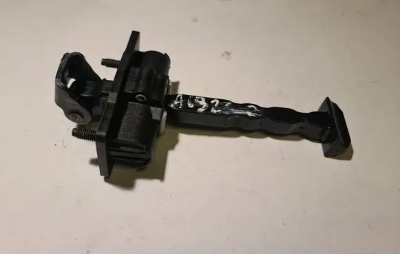 Opel Corsa F Front door check strap stopper