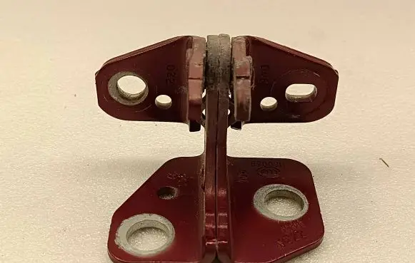 Chrysler Pacifica Front door lower hinge 85574F