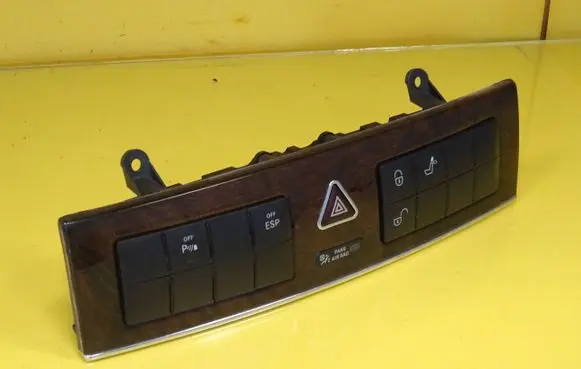 Mercedes-Benz C W203 Hazard light switch 2038212981