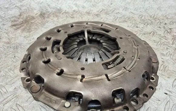 BMW X3 E83 Pressure plate 124052310 E9606