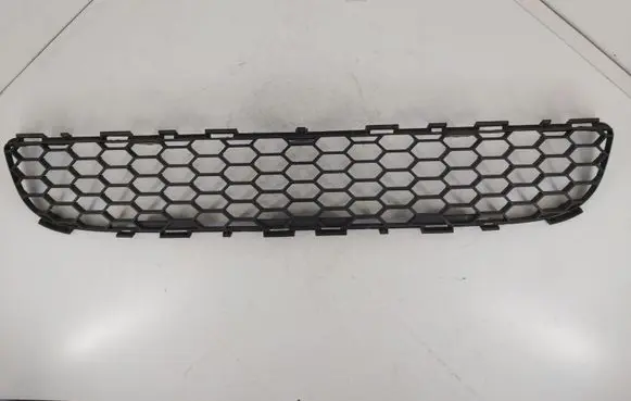 Toyota Corolla Verso E121 Front bumper lower grill
