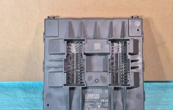 Volkswagen Transporter - Caravelle T5 Comfort/convenience module 7H0937090 BCMPQ25