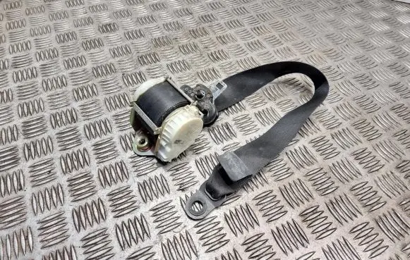 Ford Focus Front seatbelt 33048192