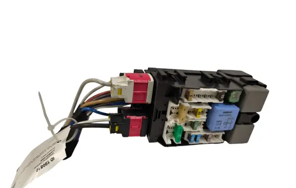 Peugeot 508 Fuse module 9665492680